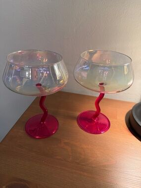 White Barn Iridescent Coupe with Hot Pink Twisted Stem